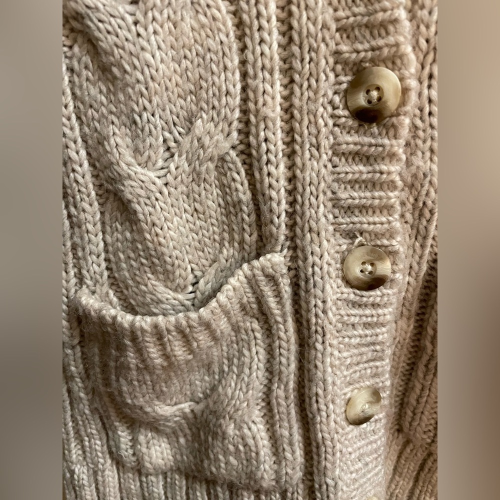 Hollister chunky knit cream button down cardigan, size M - Picture 5 of 7